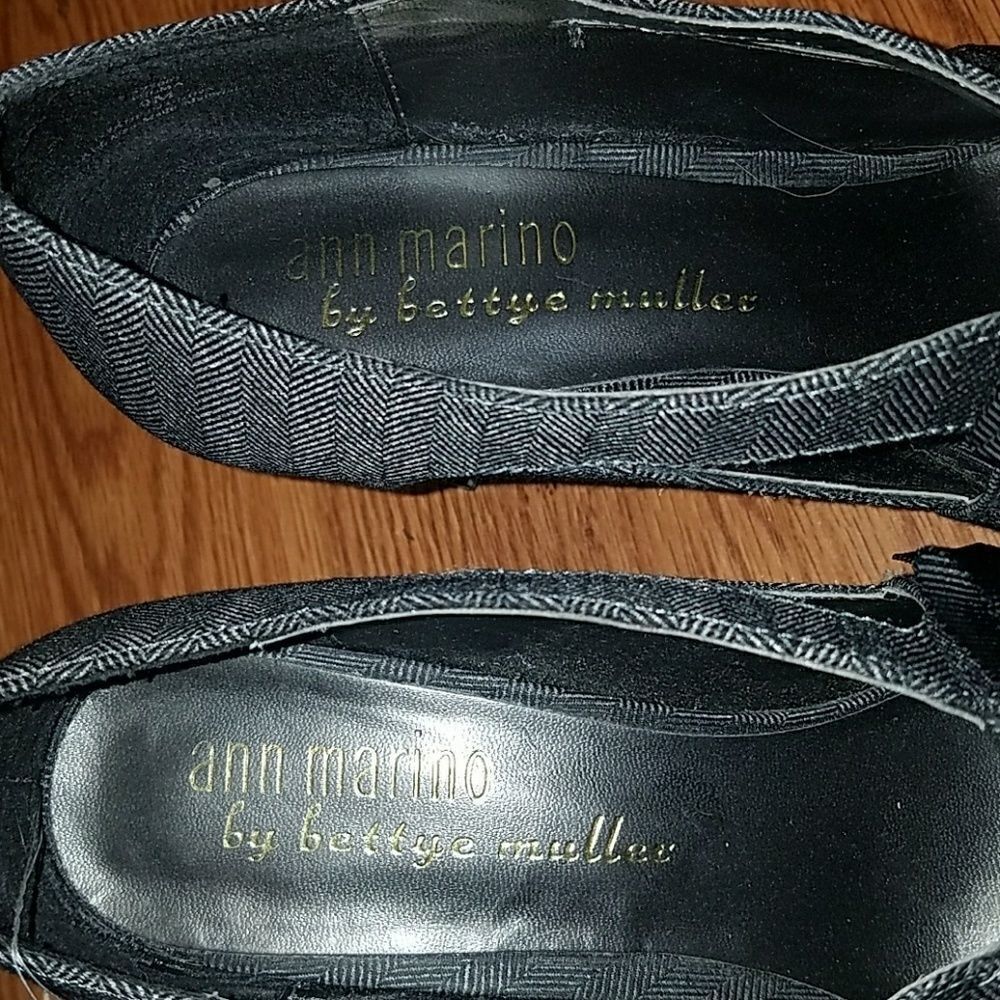 Ann Marino by Bettye Muller bow heels Sz. 9 . - Picture 5 of 6